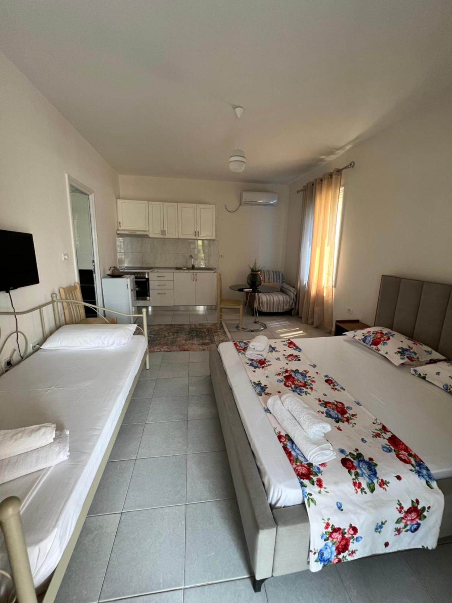Mimi'S Apartments Vlorë エクステリア 写真